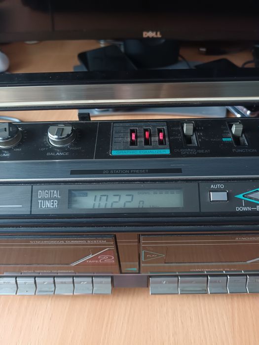 TOSHIBA RT 8076, casetofonul este impecabil, radio functional, casete!