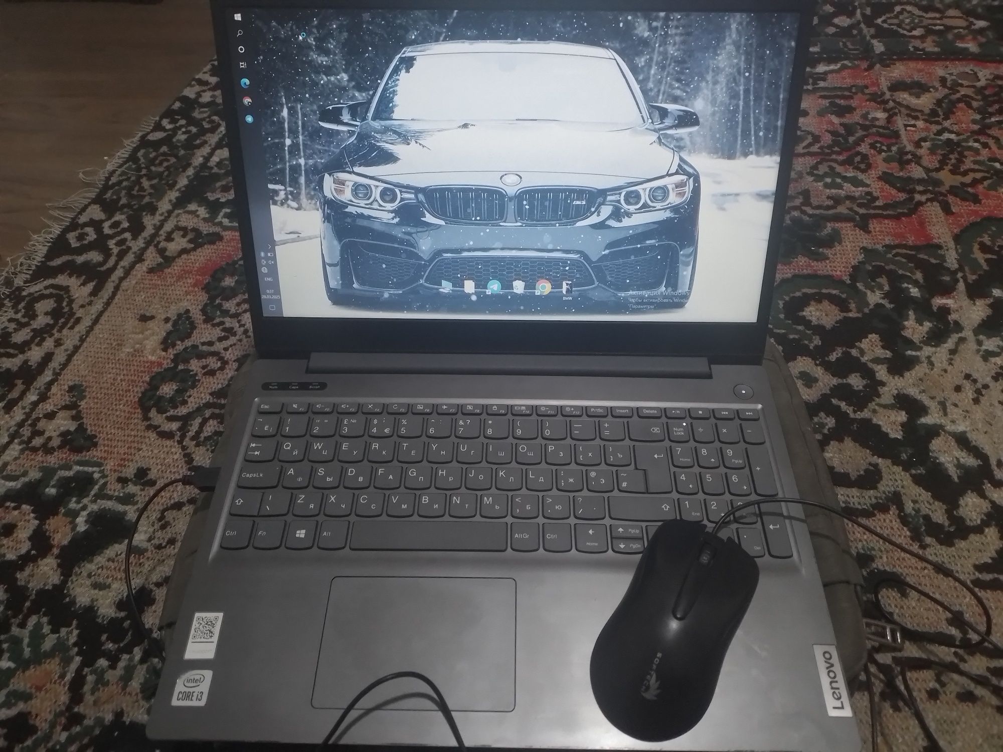 Noutbook LENOVA v15