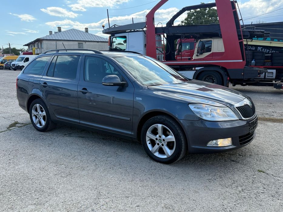 SKODA Octavia~ 2012~