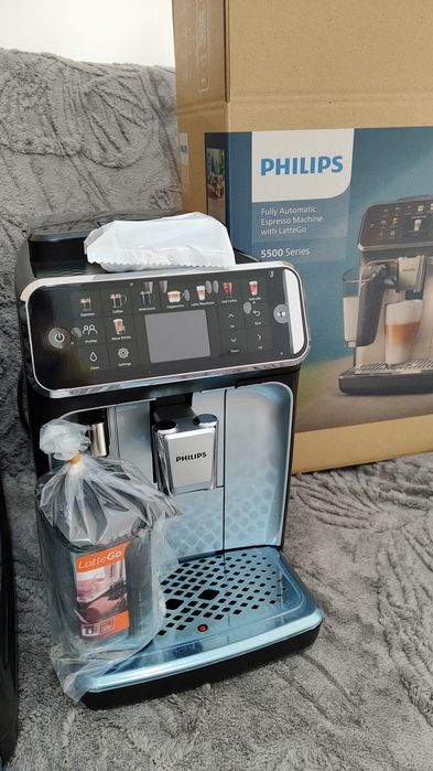 Espressor automat Philips Seria 5500 ep5547/90
