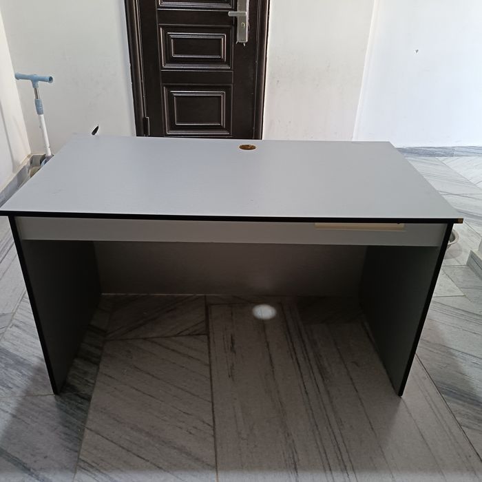 Sifatli ofis mebellari sotiladi hammasi 100$ga