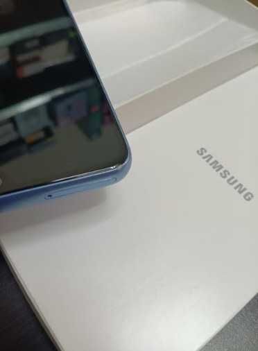 Смартфон Samsung Galaxy A33, 5G, 6/128 GB, SM-A336B цвят: синьо
