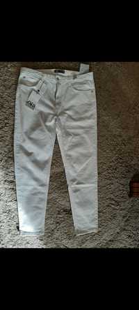 Blugi Zara Premium ,slim fit, albi,marimea 42,noi