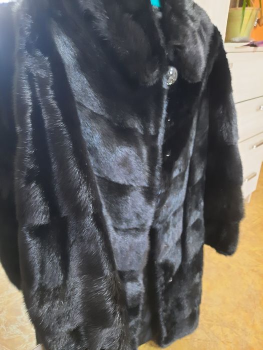 Продам норковую шубу.