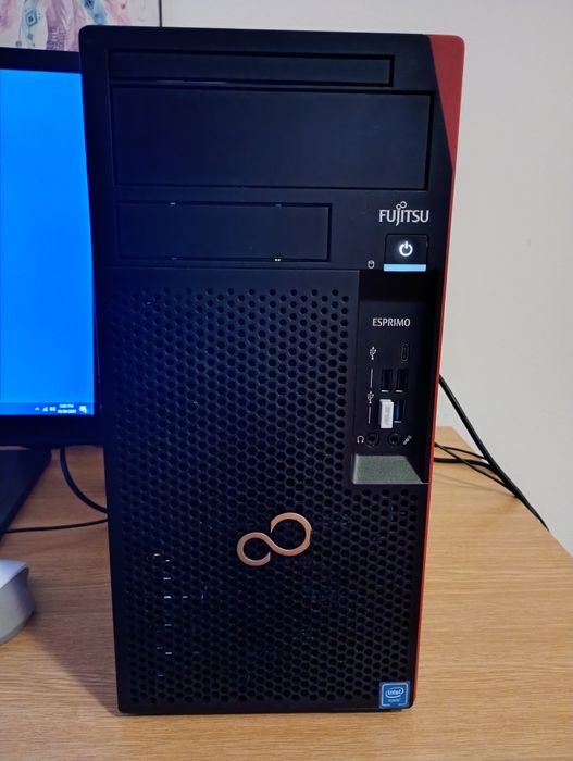 Vând PC calculator Fujitsu P757, i5 7500 3.4 Ghz, 8gb Ddr4, Ssd 250 GB