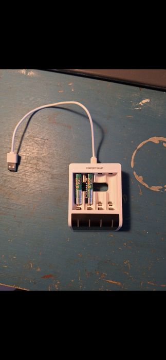 încărcător baterii reîncărcabile ANSMANN  2 acumulator cadou.