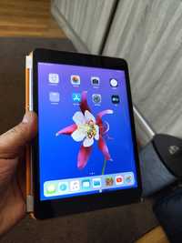 Tableta iPad mini 2 A1489 - citiți anuntul