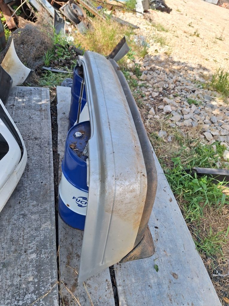 Задна броня за Mazda 323 89-01