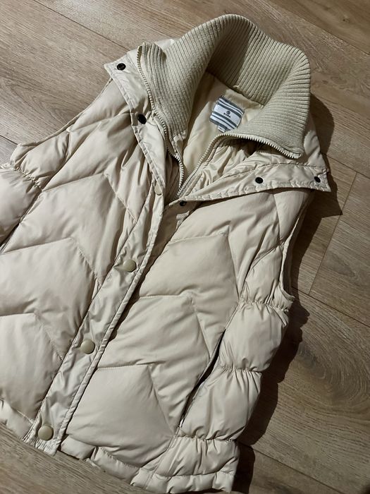 Дамскк елек в телесен цвят