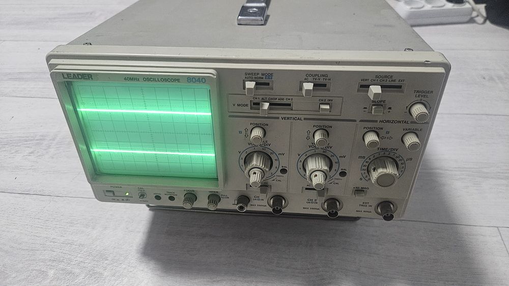 Осциллогрф Leader 8040