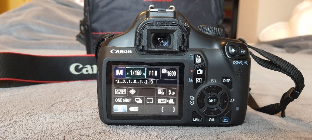 Canon EOS 1100D + 3 обектива (18–55, 55–250, 50mm) + аксесоари