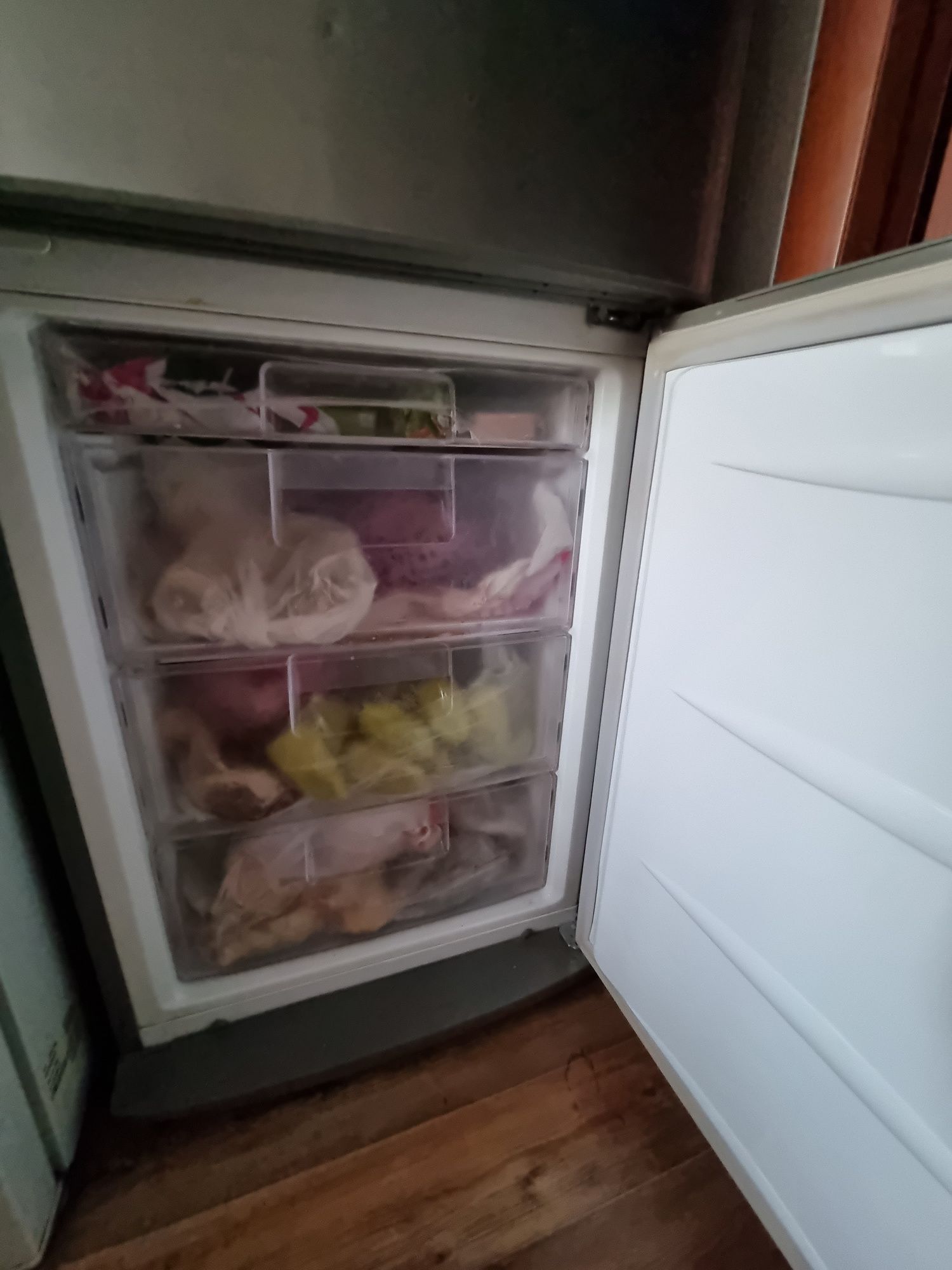 Холодильник и морозильник