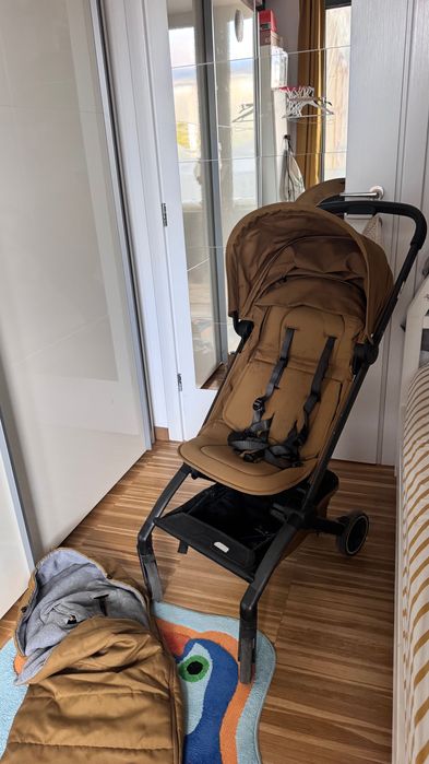 Carucior Joolz cu tot cu sac de dormit