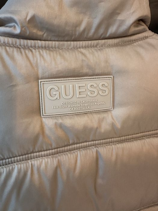 Олекотено дамско яке Guess две лица