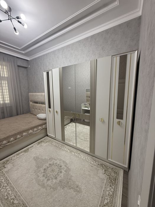 Шкаф, и тумбочки новые