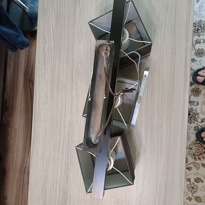 Vind lustra dormitor