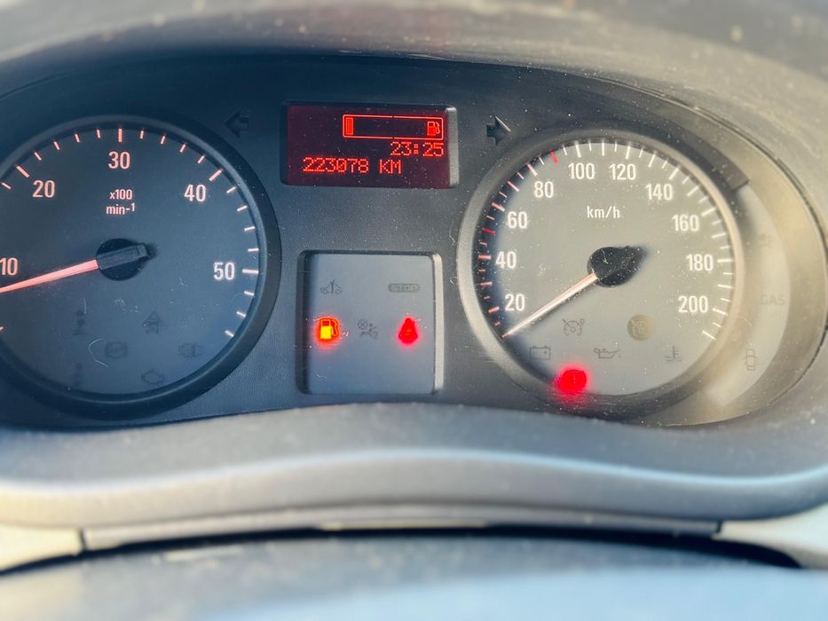 Opel Vivaro // Renault Trafic 2.0 Diesel 115CP E 5 An 07.2013