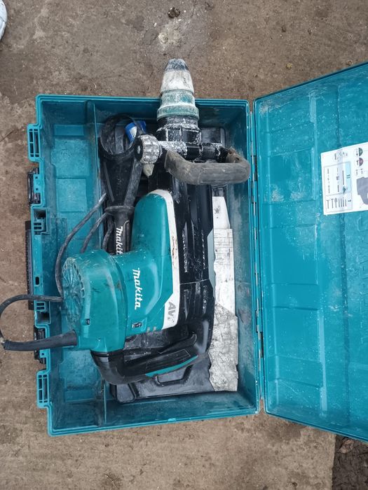 Ciocan demolator picamer Makita hr5212c Japonia