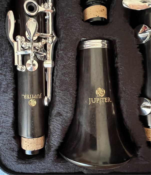 Clarinet Jupiter 18 clape ( abanos ) + muștiuc  Vandoren M30 !!!