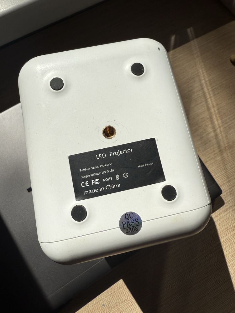 Продам проектор X10 PROJECTOR