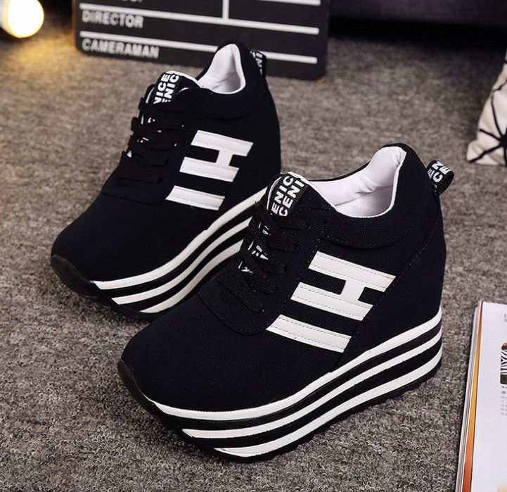 Новые кроссовки 34 разм девочкам