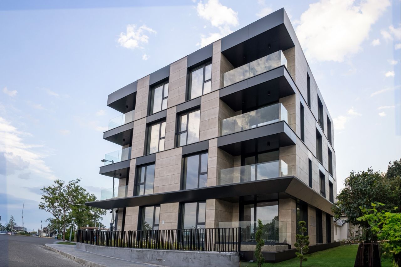 Продава се Двустаен апартамент в Несебър - 77 кв.м за 3247 €/кв.м - Снимка #1