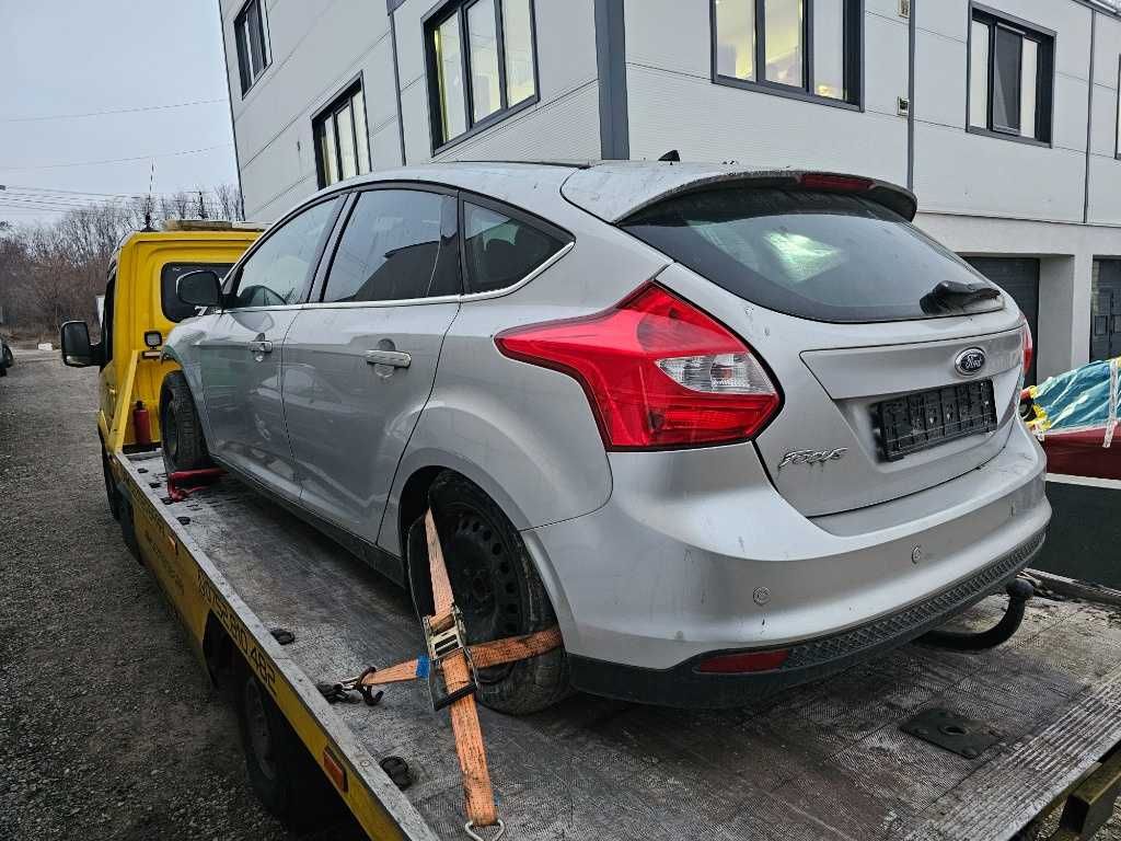 Dezmembrez Ford Focus 3 1.6 benzina 92 KW cod PNDA volan stânga