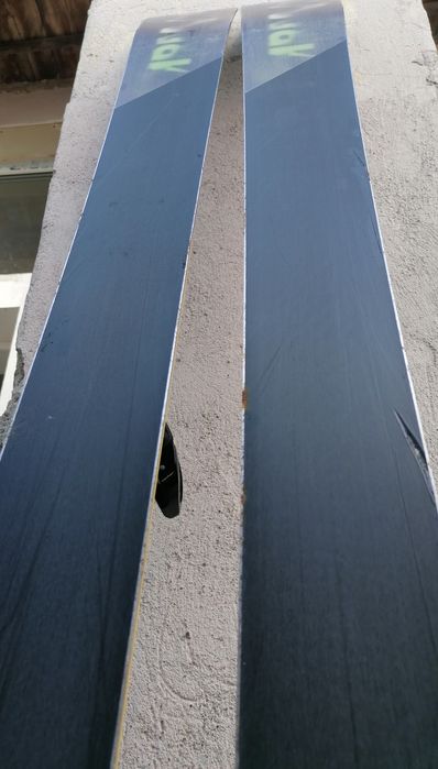 Schiuri Armada 186 cm