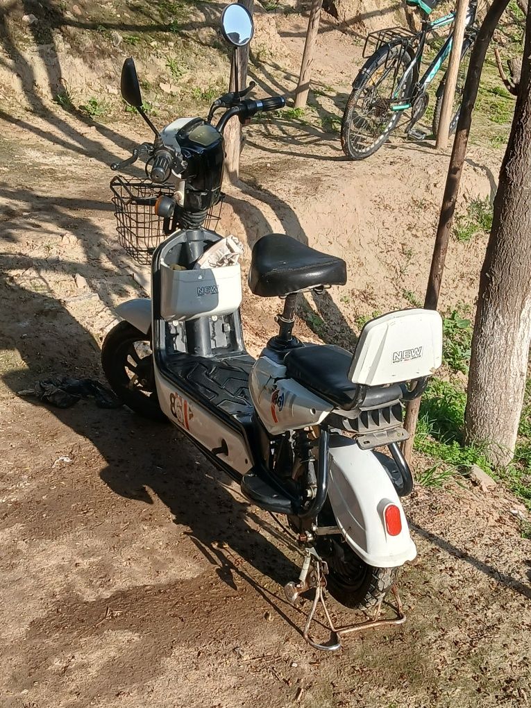 Skuter Sotiladi narxini kelishamiz malumot pastda