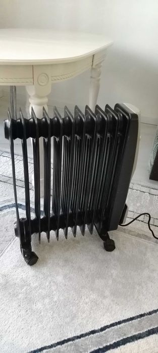 Обогреватель 10 секционный греет 25 кв