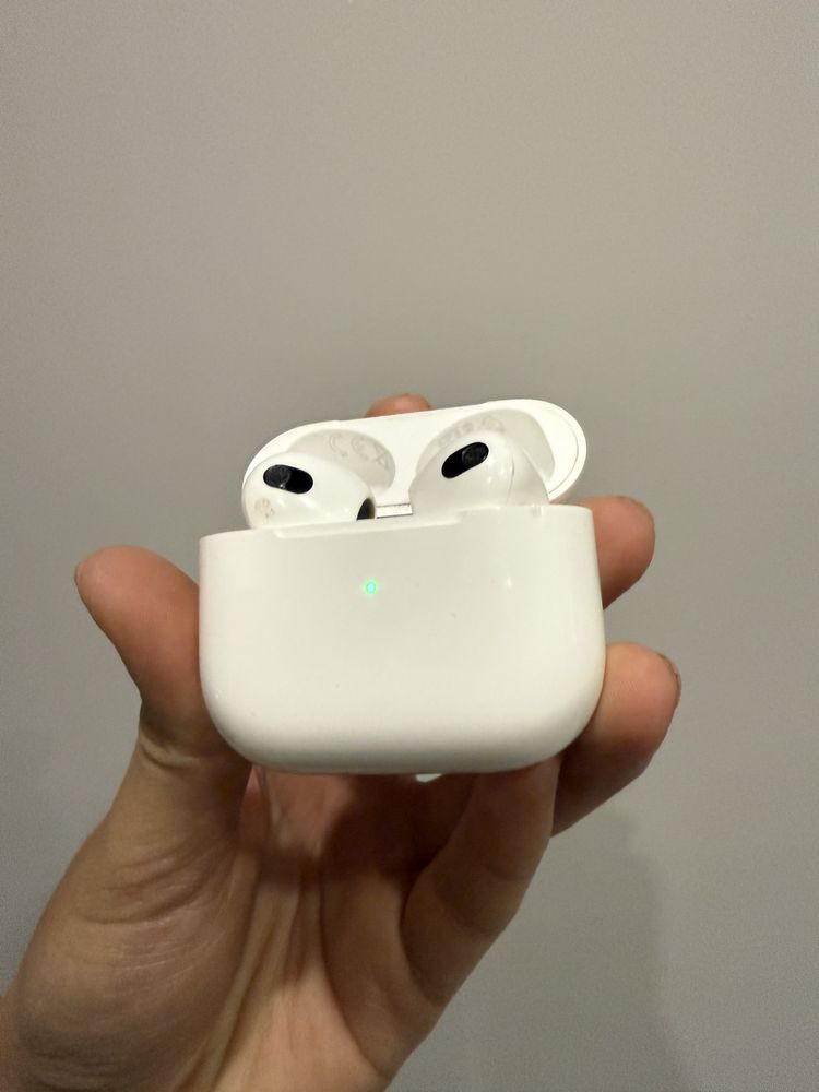 Apple AirPods 3