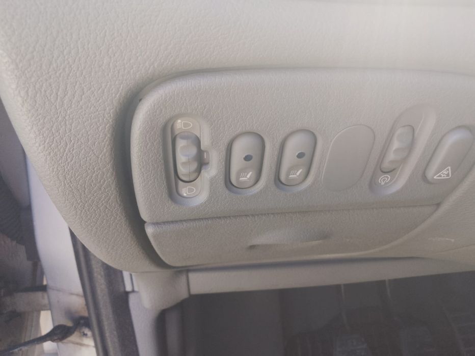 Vând Renault din 2003