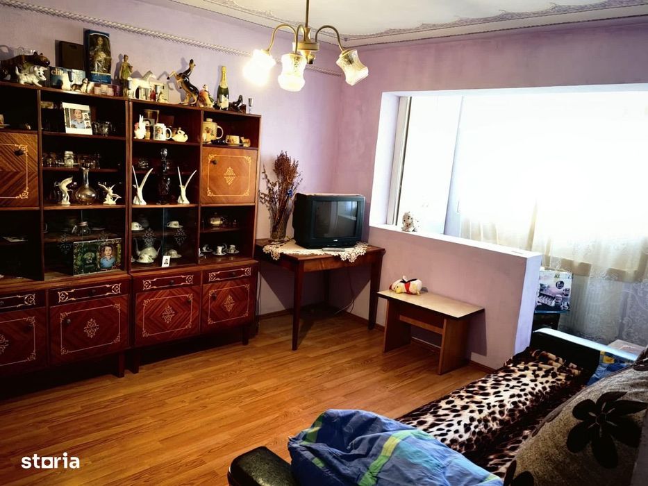 Apartament 2 camere 50 mp etaj 3 zona Pietris