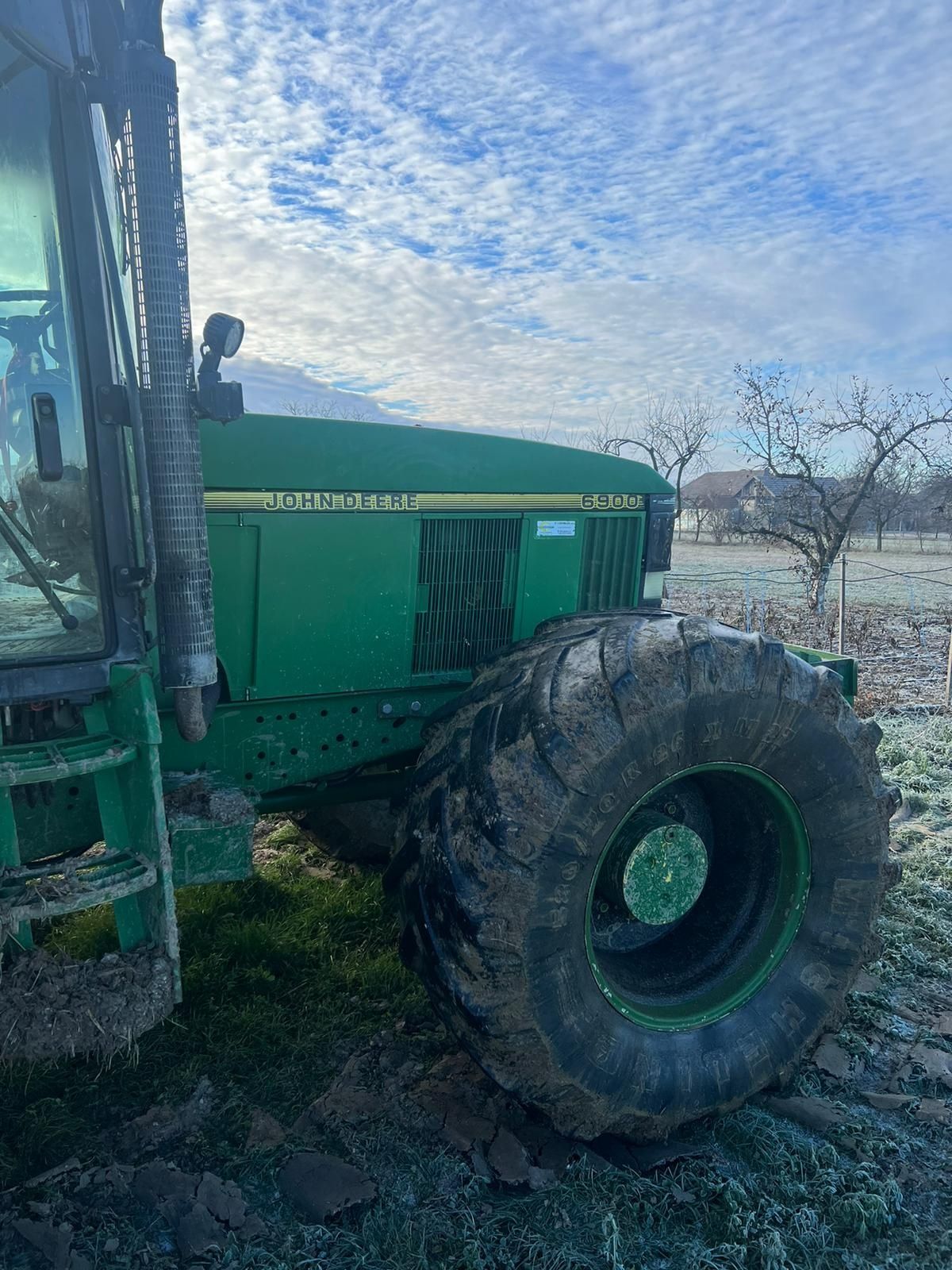 Tractor John Deere 6900