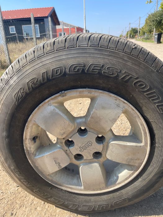 Гуми за jeep с джанти