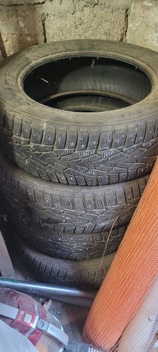 Шины зимние (шипы) R17 215/60