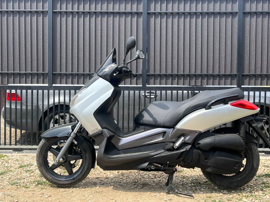 Scuter cu B-ul Yamaha X-max 125 cc Transport Gratuit
