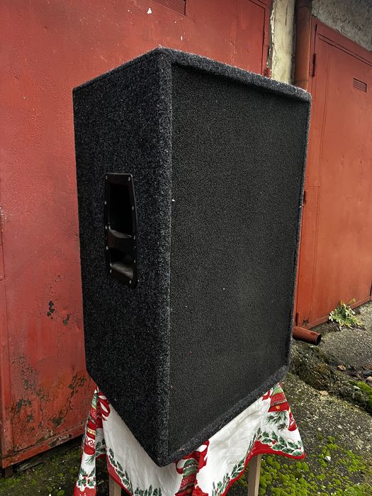 Boxe facute dupa model dynacord f si 2 amplificatoare