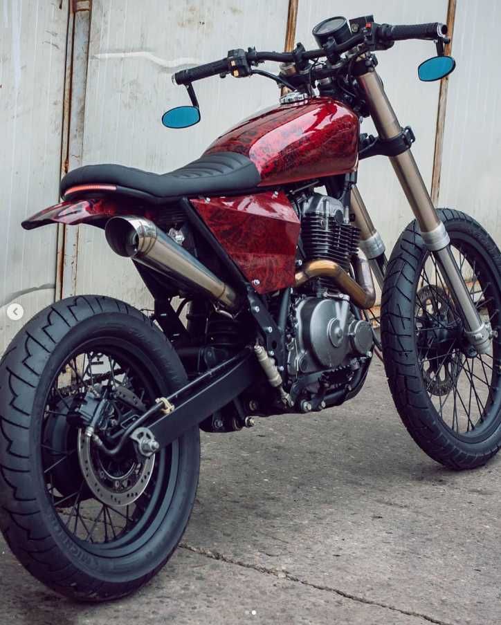 DR  650 scrambler (se poate conduce si cu A2)