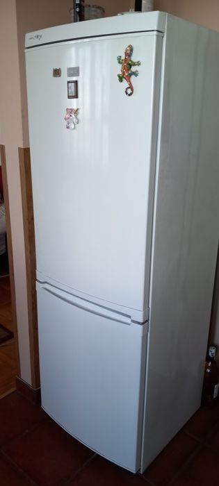 Продавам хладилник Зануси