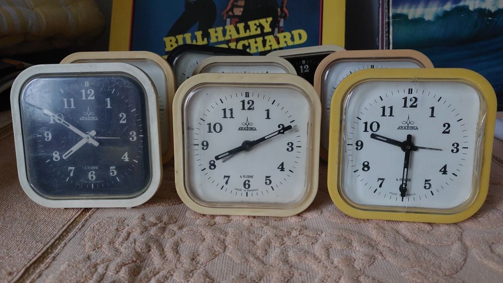 ceas de masă Aradora