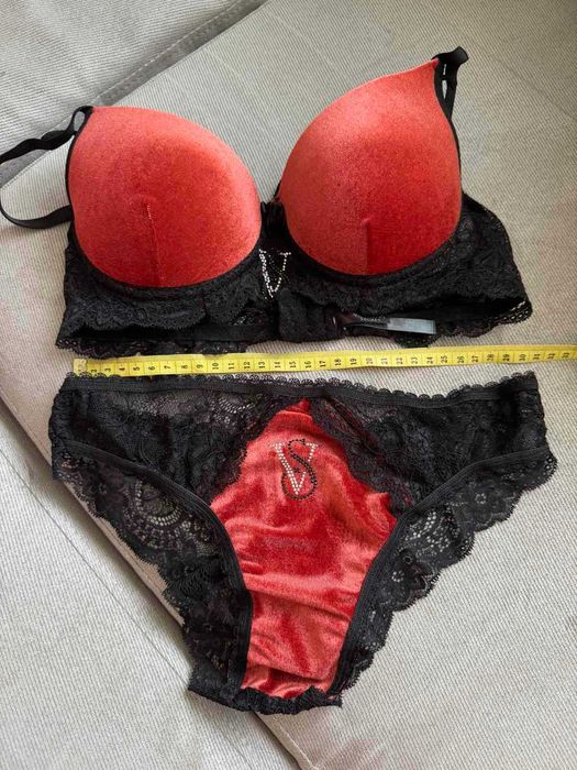 Комплект бельо Victoria Secret