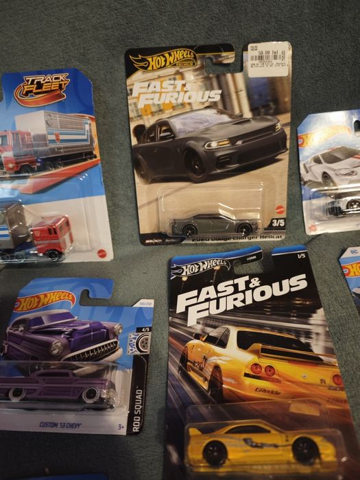 Vând mașinuțe HotWheels