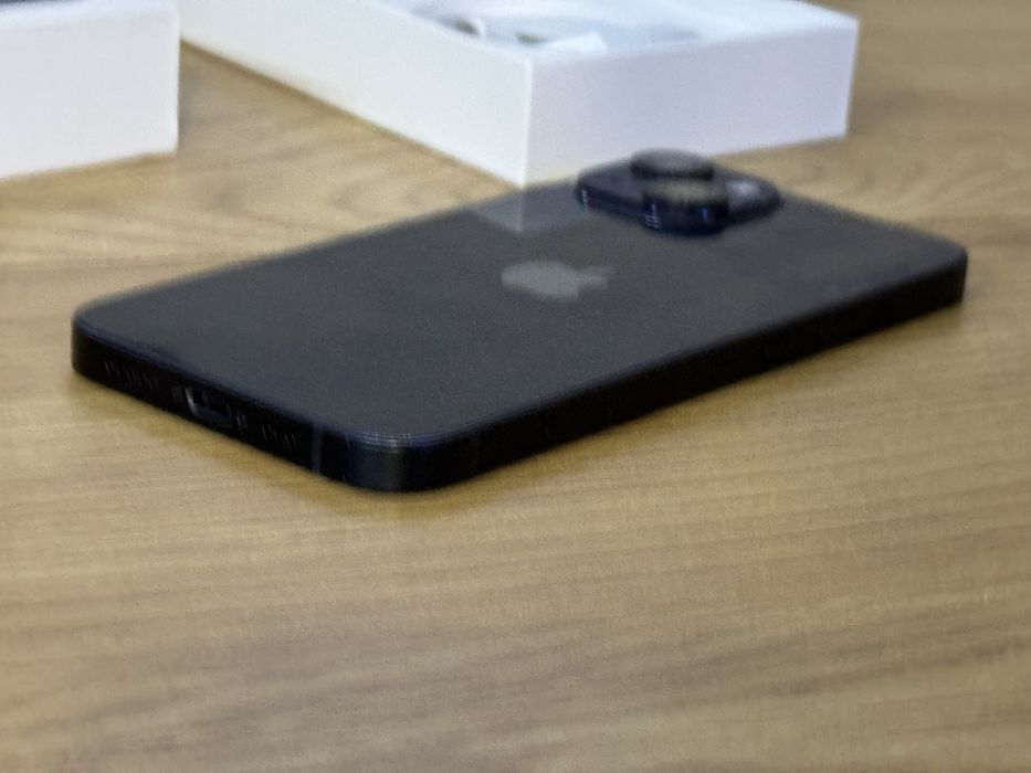 Бартер като нов iPhone 14 128gb 100% черен