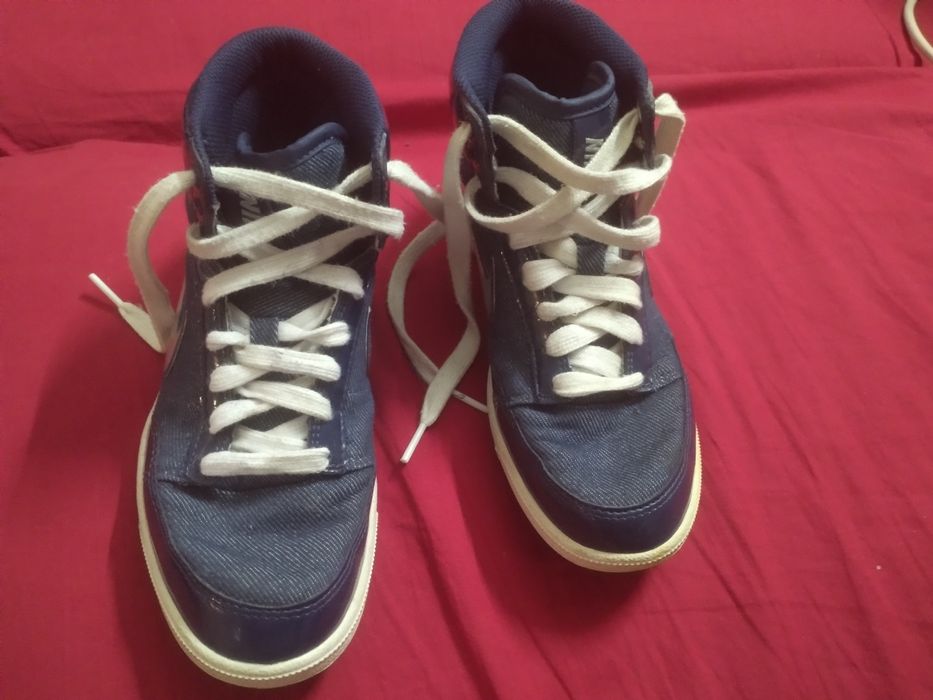 Кецове nike 36.5 номер много са запазени като ново .може и за деца.,!м