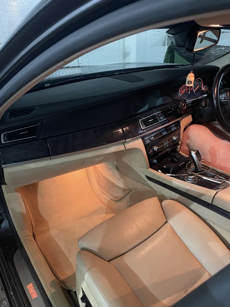 Bmw Seria 7 volan dreapta