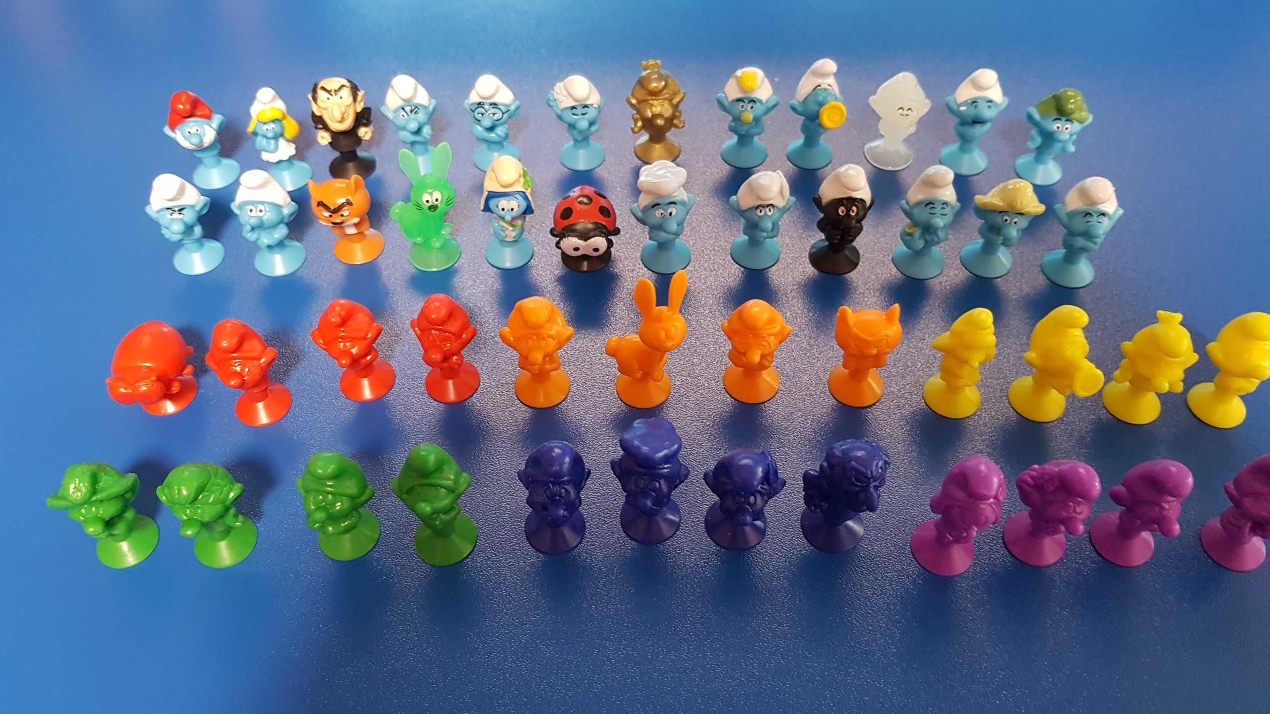 Set complet stikeez Mega Popz: Strumpfii Satul Pierdut [Mega Image]