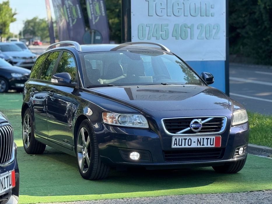 Volvo V50 Volvo V50 eDrive 1.6 diesel și în RATE