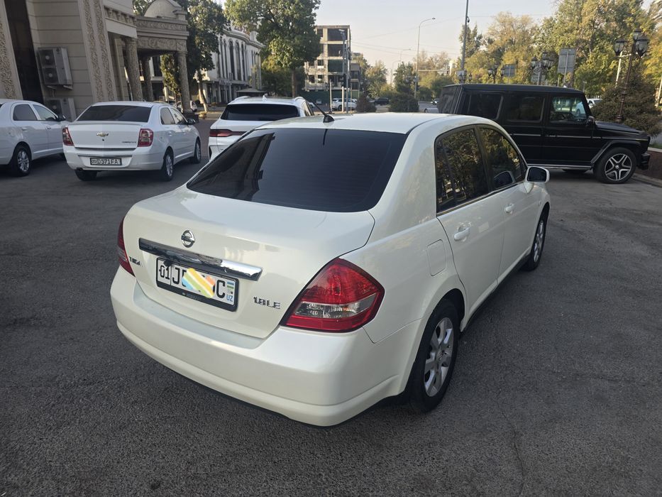 Nissan Tida Oq 2027 Yil 277000 Pirabek