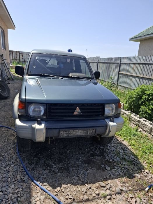 Mitsubishi Продам запчасти на машину паджеро 2